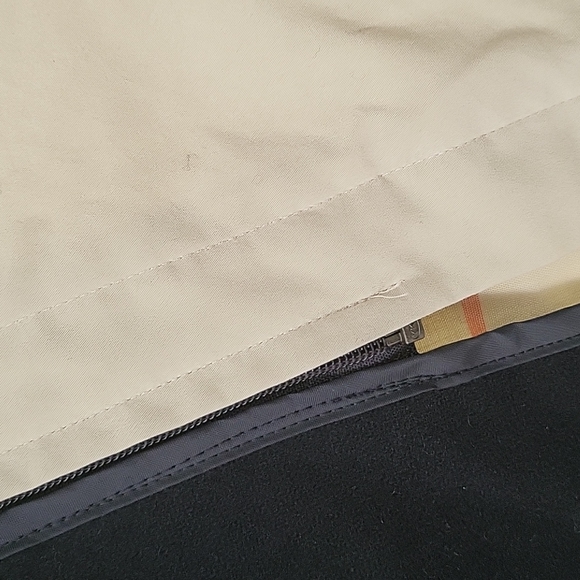 Burberry trench coat - Picture 3 of 6